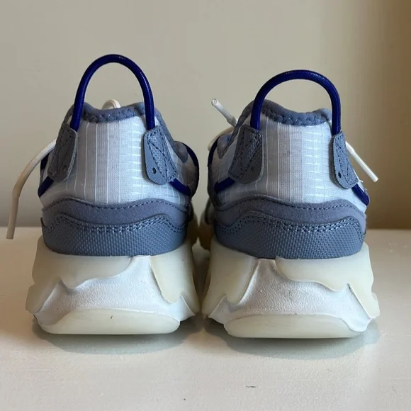 NEW Nike React Live Light Smoke Grey Hyper Royal Tennis Shoes Size 6.5 - Picture 9 of 12